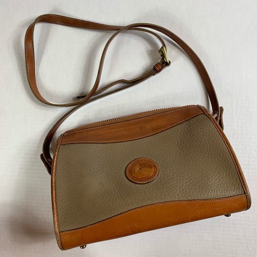 **SOLD**Vintage Dooney & Bourke Crossbody - Picture 2 of 9